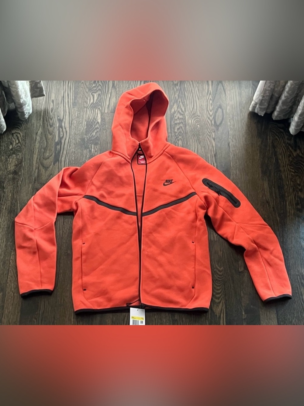 Orange vintage coral nike tech set brand new and RARE